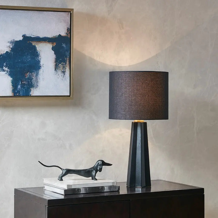 MATTE BLACK CERAMIC RIBBED TABLE LAMP